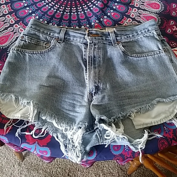 Vintige Levi cut off shorts - Picture 1 of 2